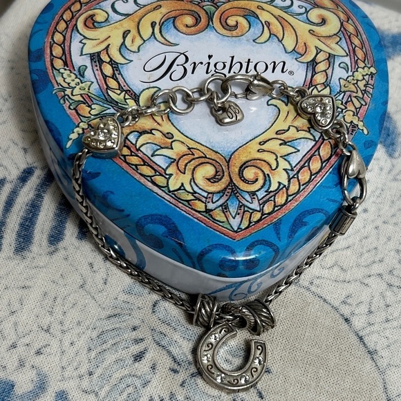 Brighton Heart Slide Charm Bracelet with Horseshoe Good Luck, 2 Spacers & Tin - Picture 3 of 11